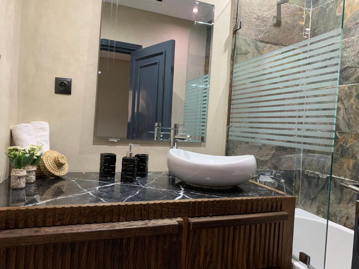 Moderne, Lumineux & Spacieux Avec Balcon -Central -Wifi-Smart Tv-Clim Marrakesh Eksteriør bilde